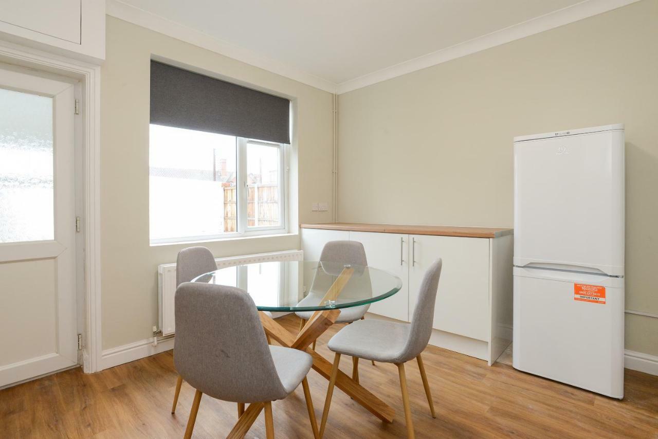 Cosy House In The Heart Of Beeston With Free Parking And Wifi Villa Nottingham Exterior foto